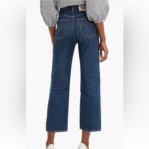 Levi's WellThread Ribcage Wide Leg Cropped Jeans - Picture 3 of 16